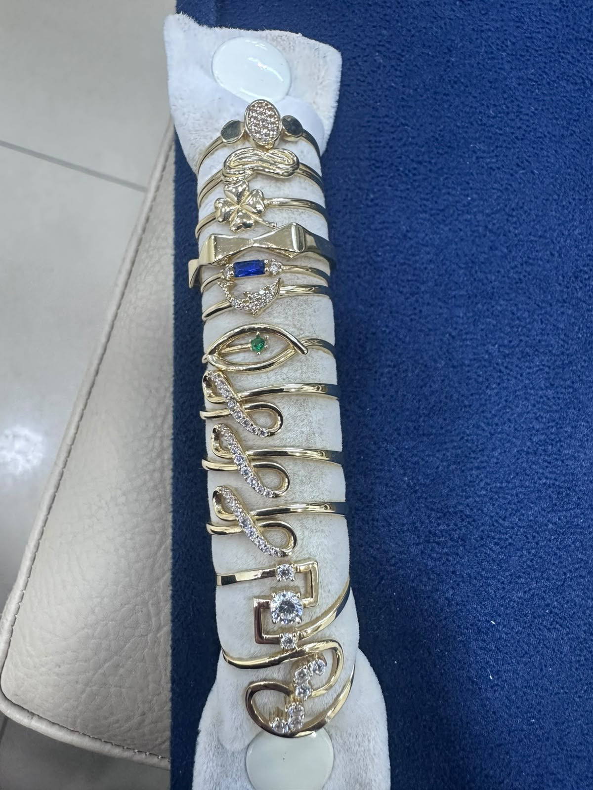 Zirkon Detaylı Altın Yüzük Koleksiyonu