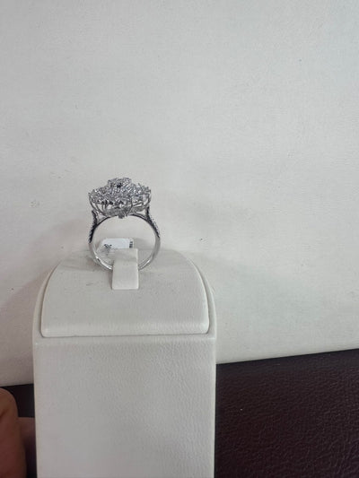 Pırlanta Kümeli Halo Yüzük